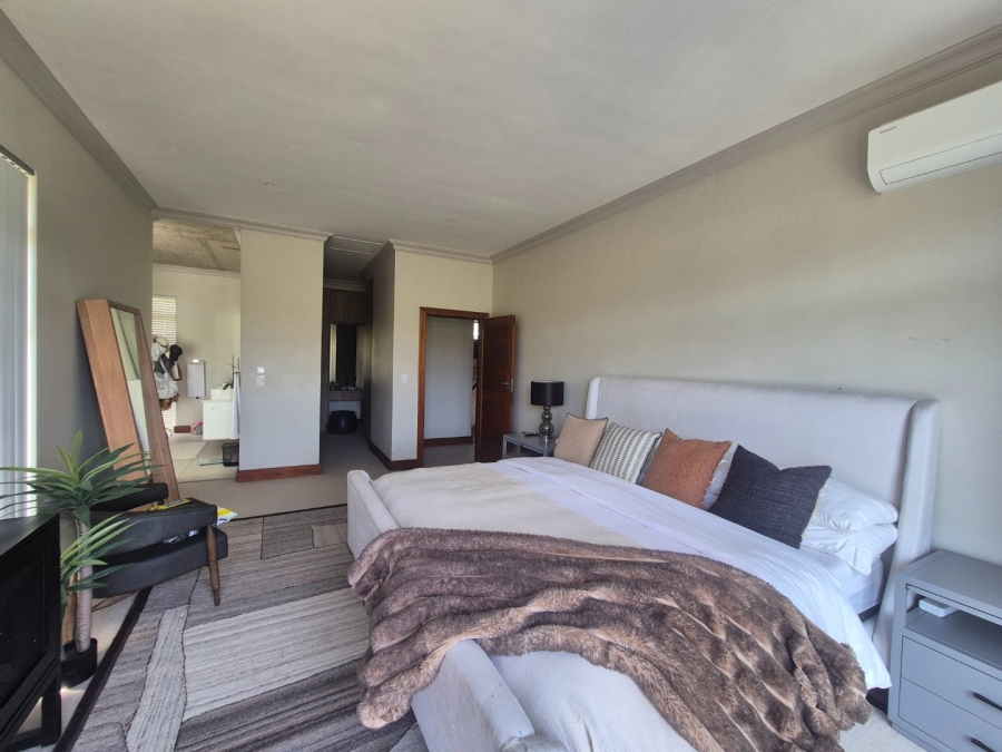 5 Bedroom Property for Sale in Welgelegen Western Cape